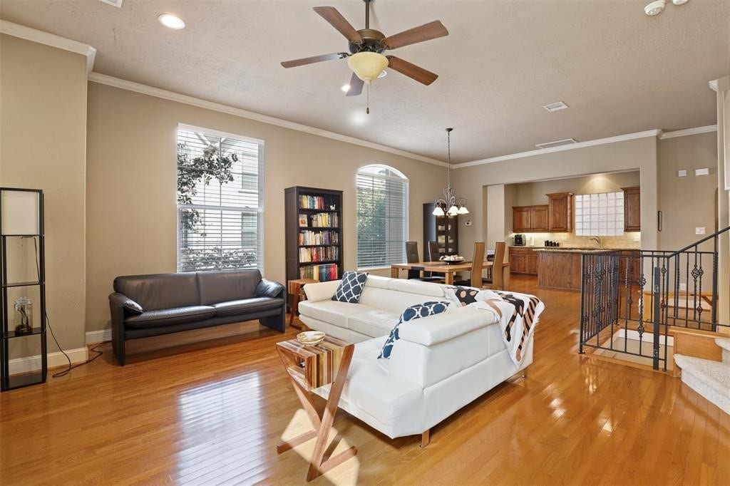 2418 Ralph Street, #B, Houston, TX 77006 2418 Ralph Street, #B, Houston, TX 77006