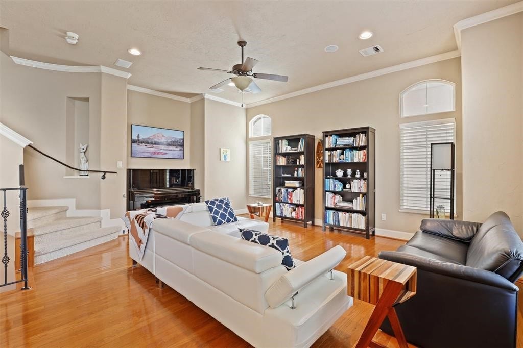 2418 Ralph Street, #B, Houston, TX 77006 2418 Ralph Street, #B, Houston, TX 77006