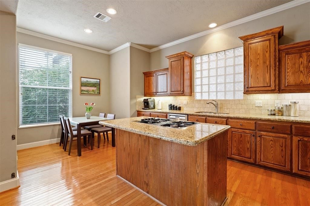 2418 Ralph Street, #B, Houston, TX 77006 2418 Ralph Street, #B, Houston, TX 77006