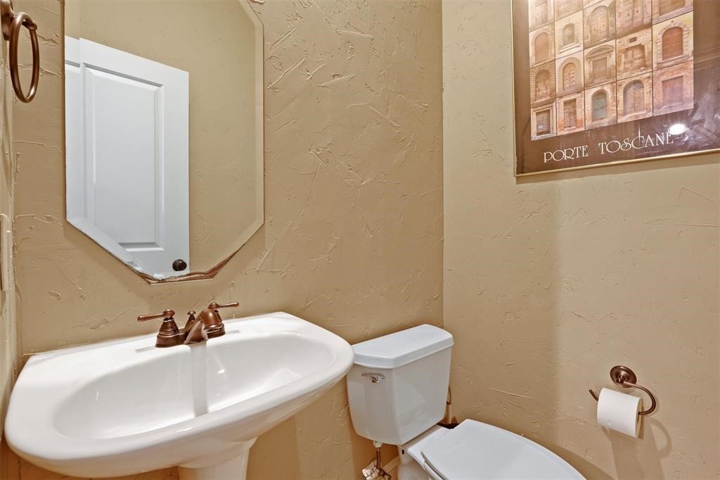 2418 Ralph Street, #B, Houston, TX 77006 2418 Ralph Street, #B, Houston, TX 77006