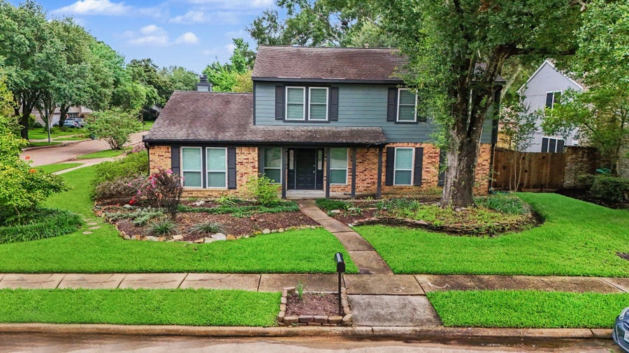 Property photo for 15703 Maple Manor Drive, Houston, TX