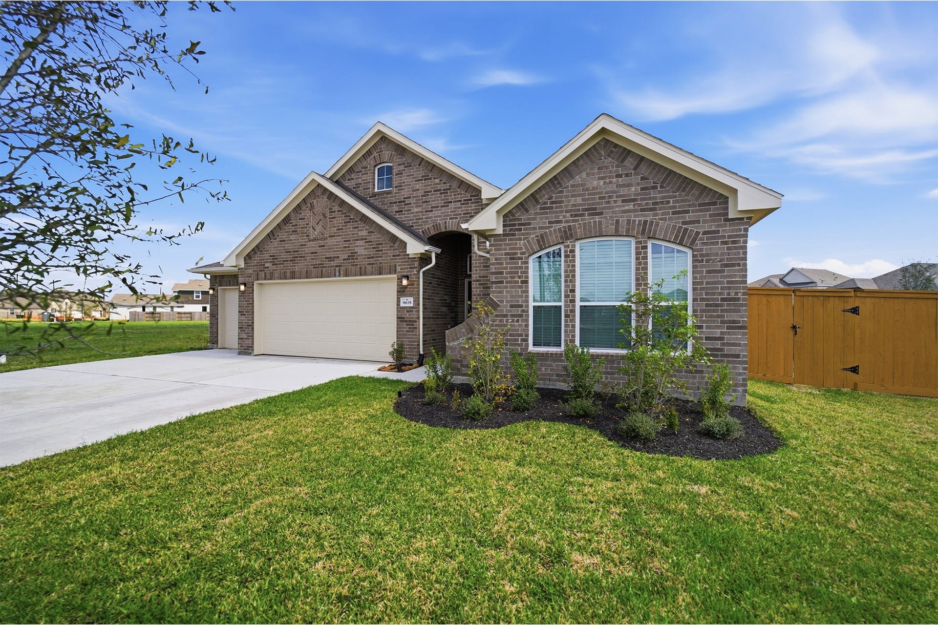 8635 Jade Hill Drive, Rosharon, TX 77583