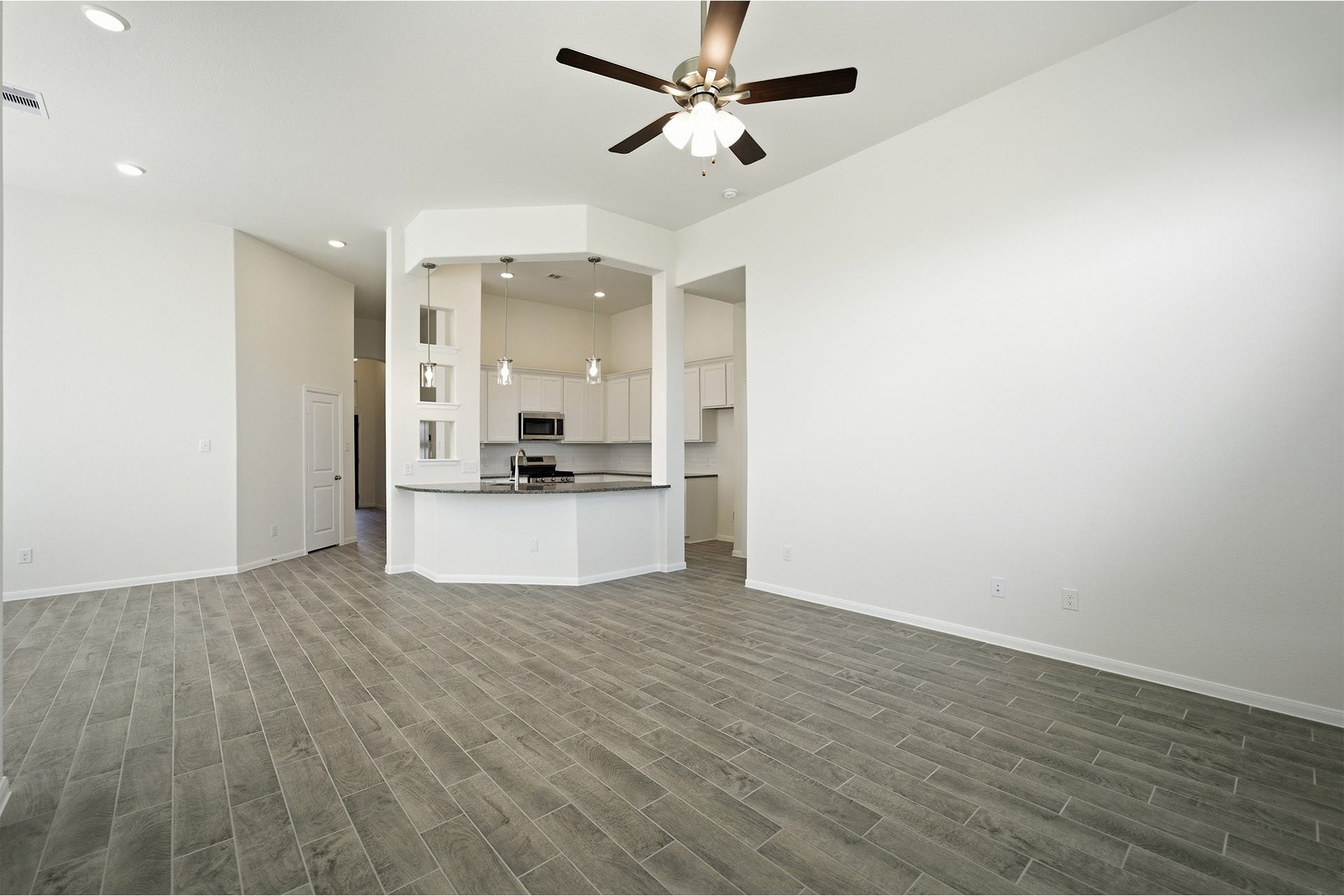 8635 Jade Hill Drive, Rosharon, TX 77583