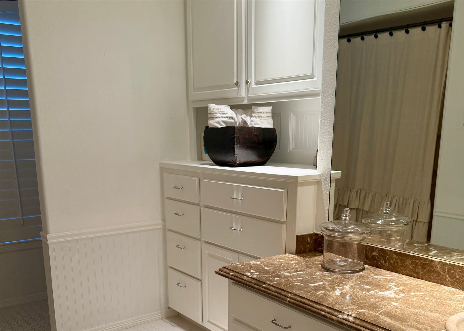 1710 Brooke Amber Circle, Deer Park, TX 77536 Storage everywhere.