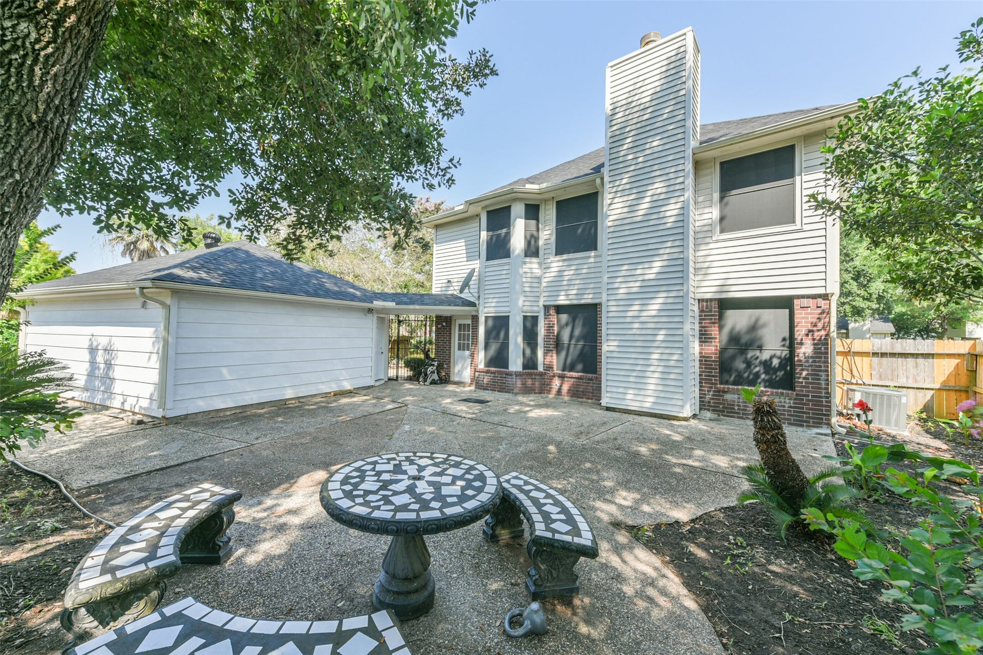 2509 S Mission Circle, Friendswood, TX 77546 2509 S Mission Circle, Friendswood, TX 77546