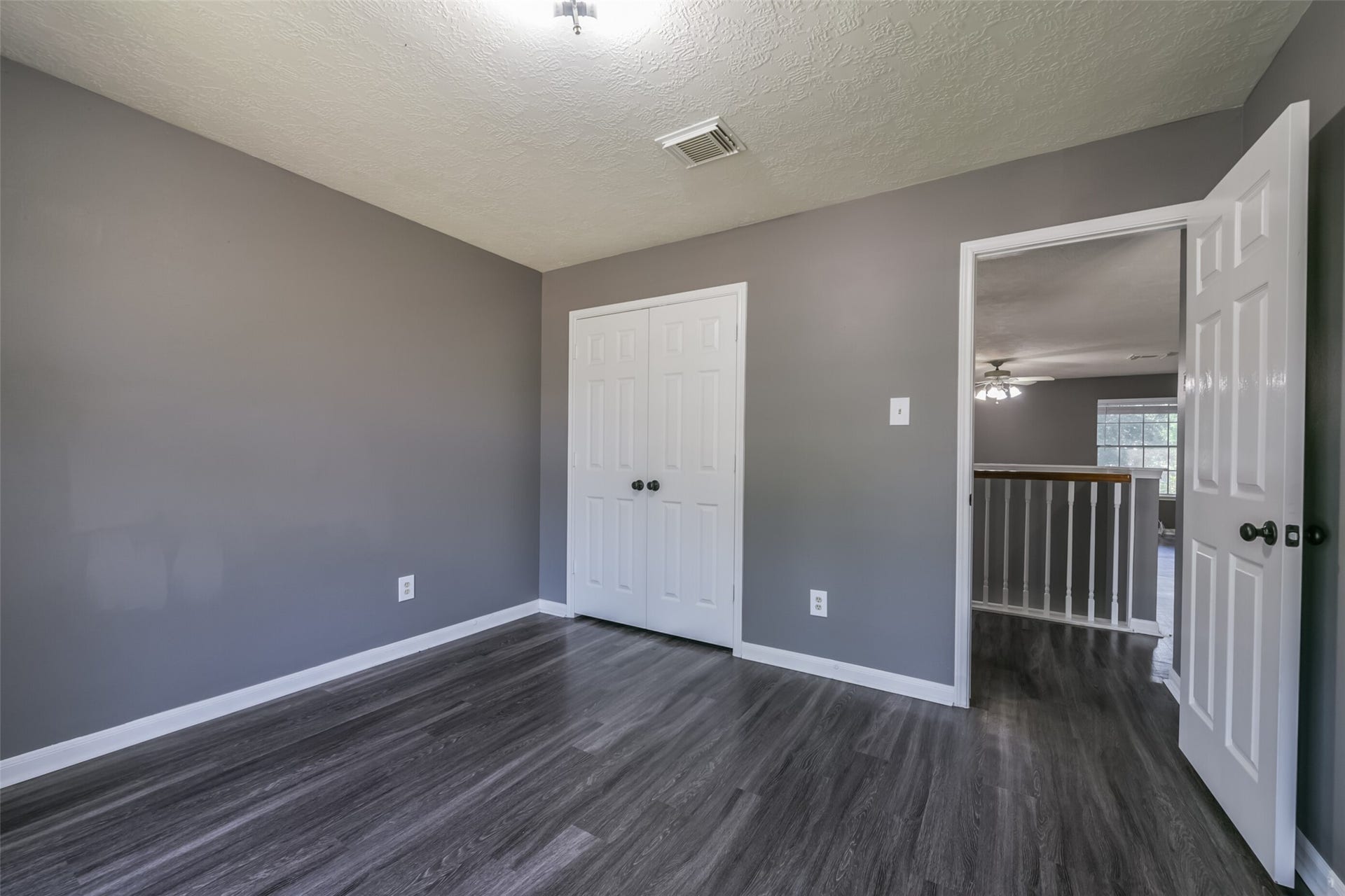 2509 S Mission Circle, Friendswood, TX 77546 Secondary bedroom