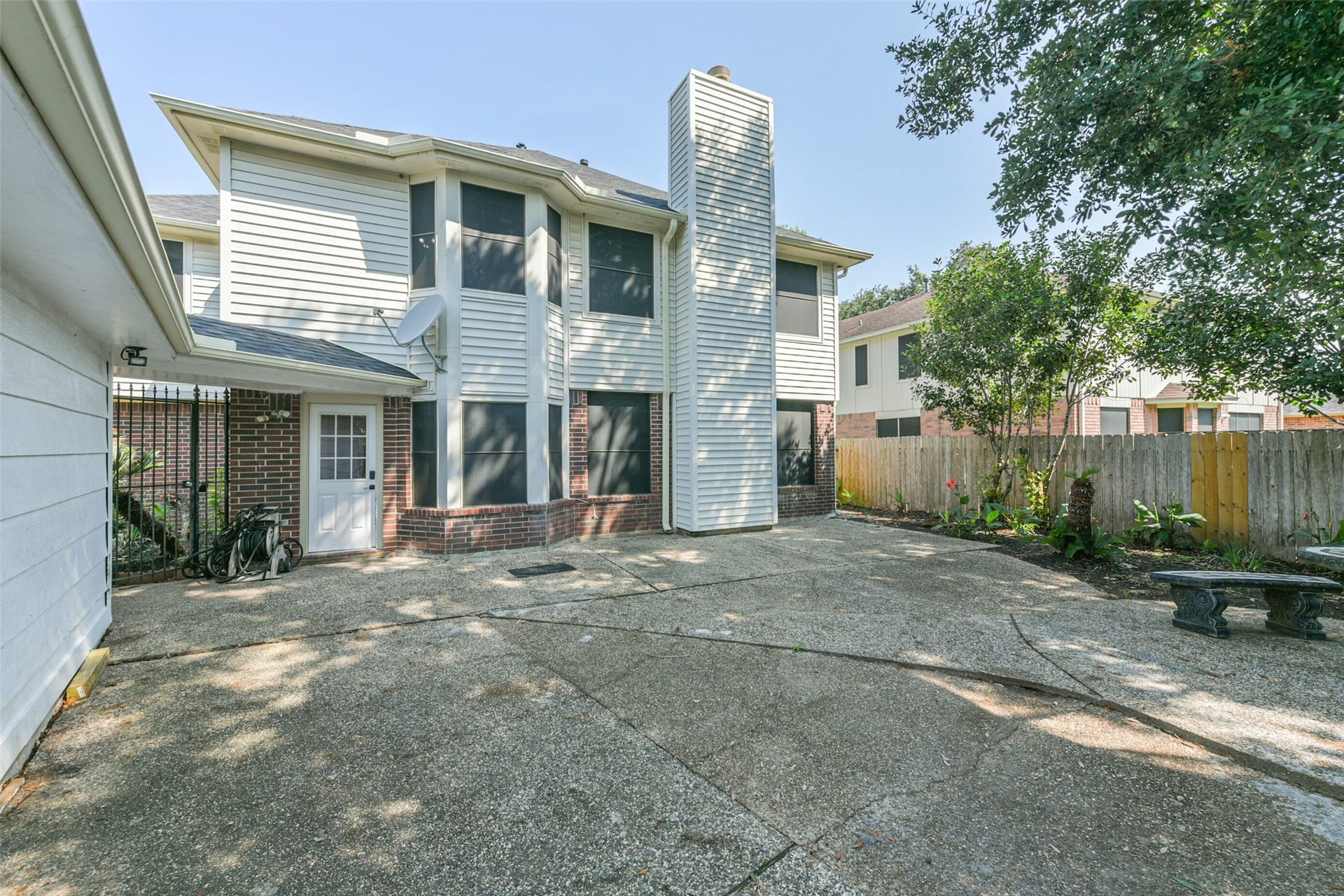 2509 S Mission Circle, Friendswood, TX 77546 2509 S Mission Circle, Friendswood, TX 77546