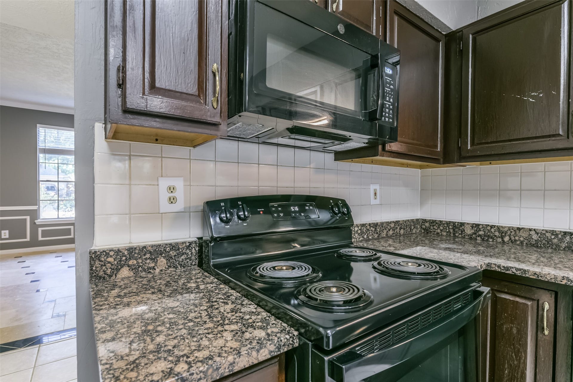 2509 S Mission Circle, Friendswood, TX 77546 2509 S Mission Circle, Friendswood, TX 77546