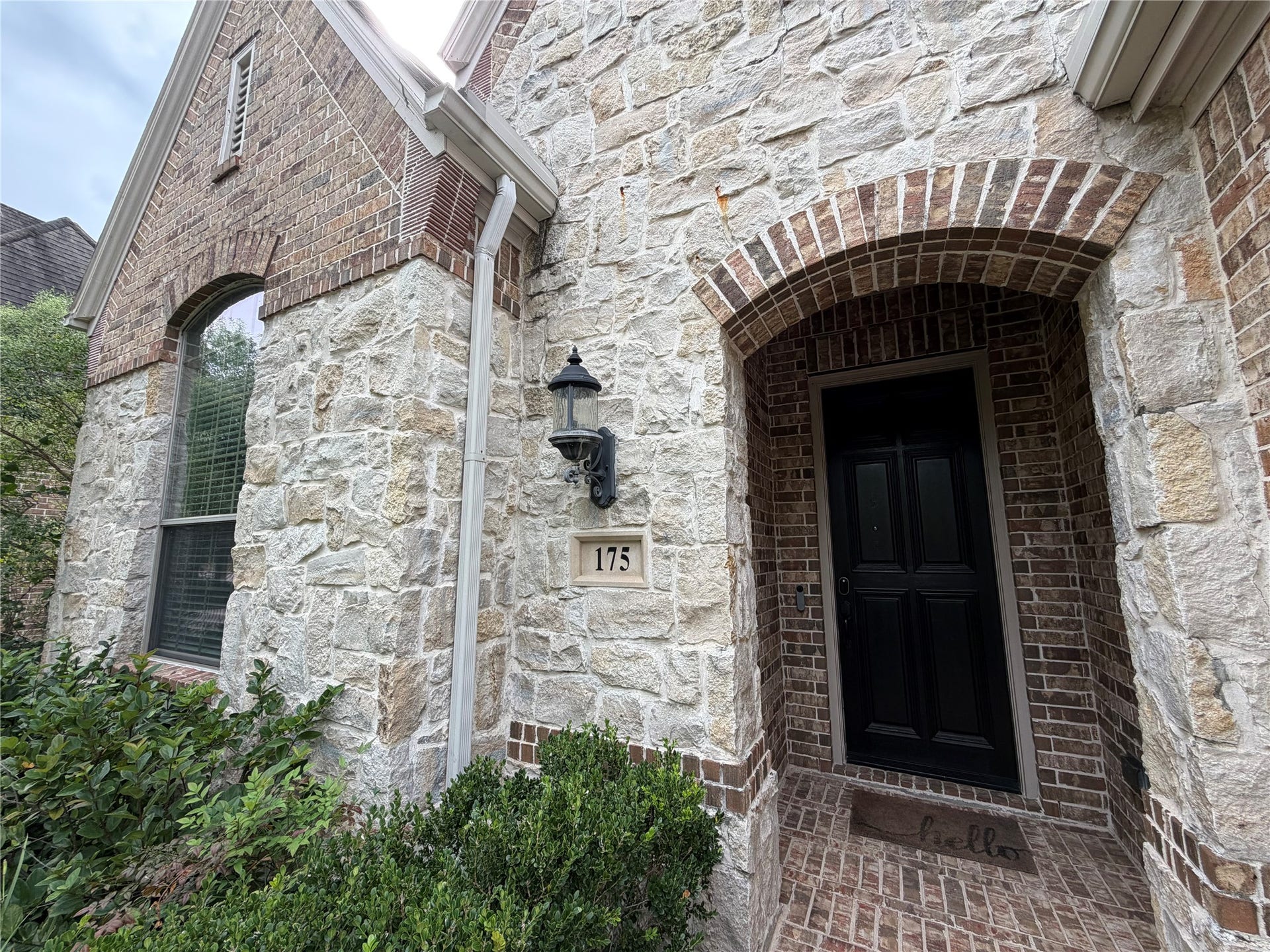 175 Oarwood Place, Spring, TX 77389 Beautiful home with great location!