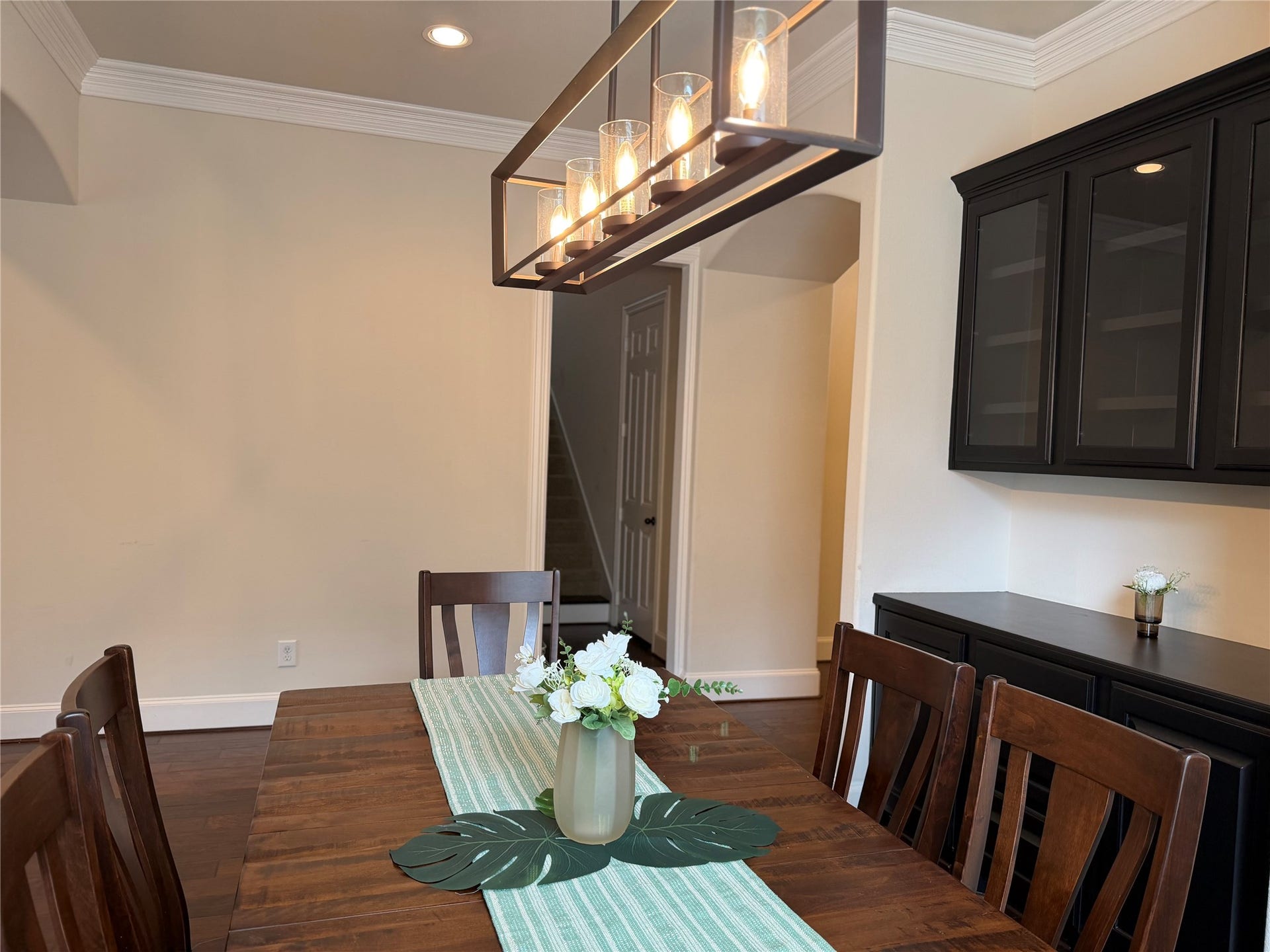 175 Oarwood Place, Spring, TX 77389 Modern light fixtures
