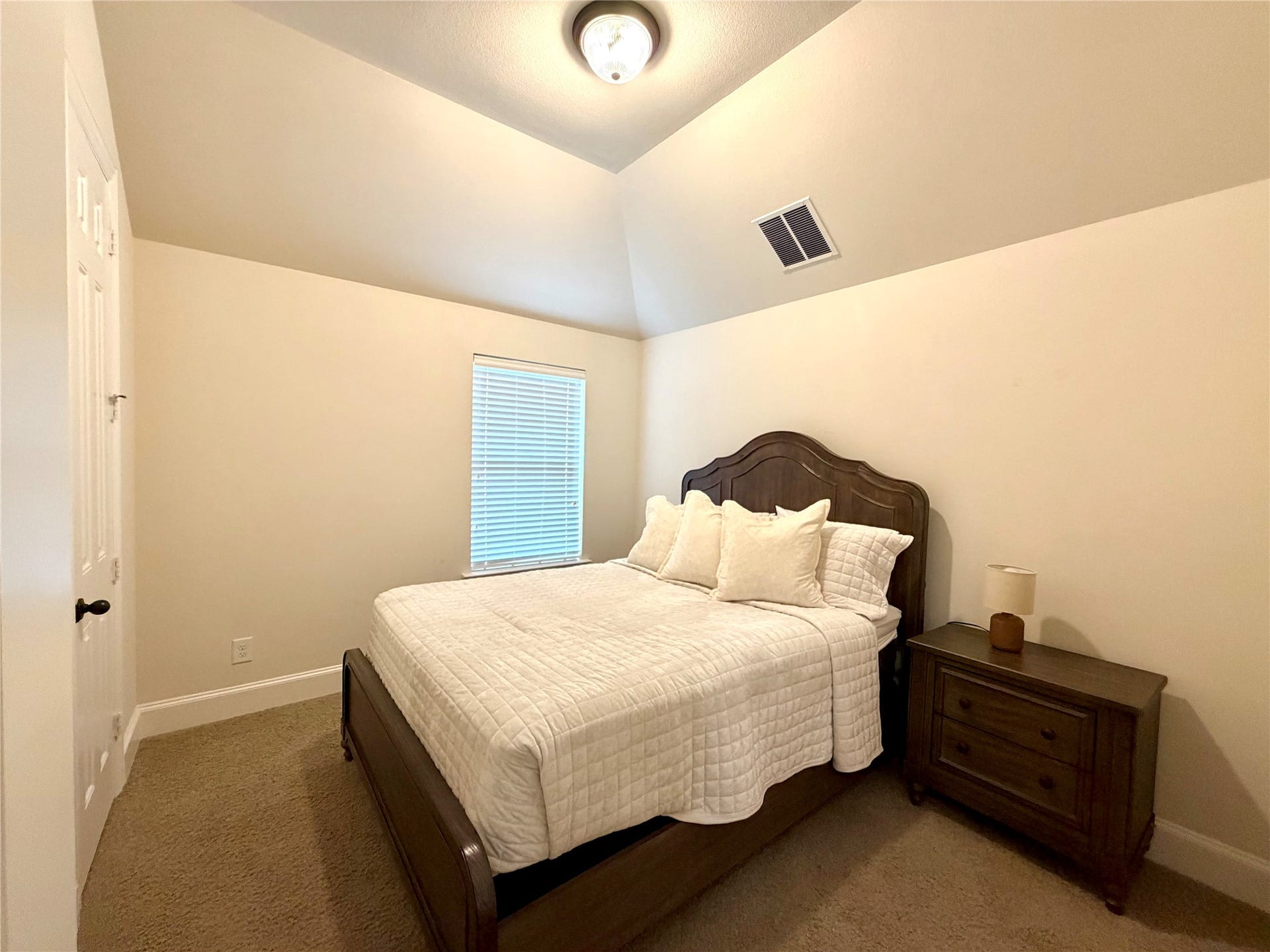 175 Oarwood Place, Spring, TX 77389 Secondary bedroom #2 downstairs