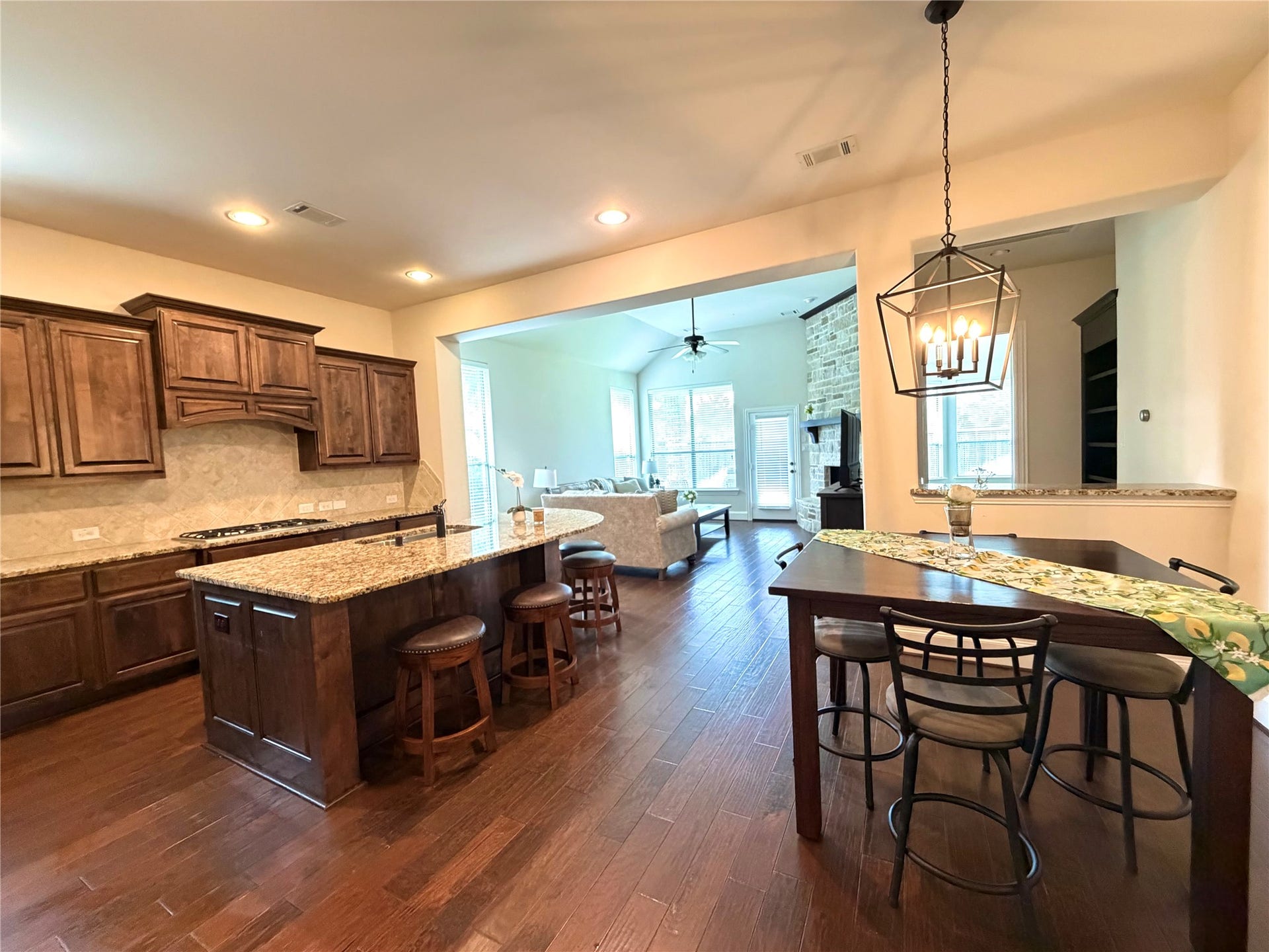 175 Oarwood Place, Spring, TX 77389 Breakfast area and kitchen