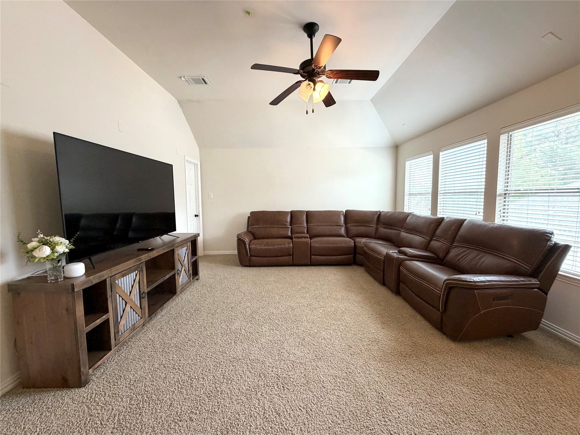 175 Oarwood Place, Spring, TX 77389 It has tons of natural light and an additional storage closet