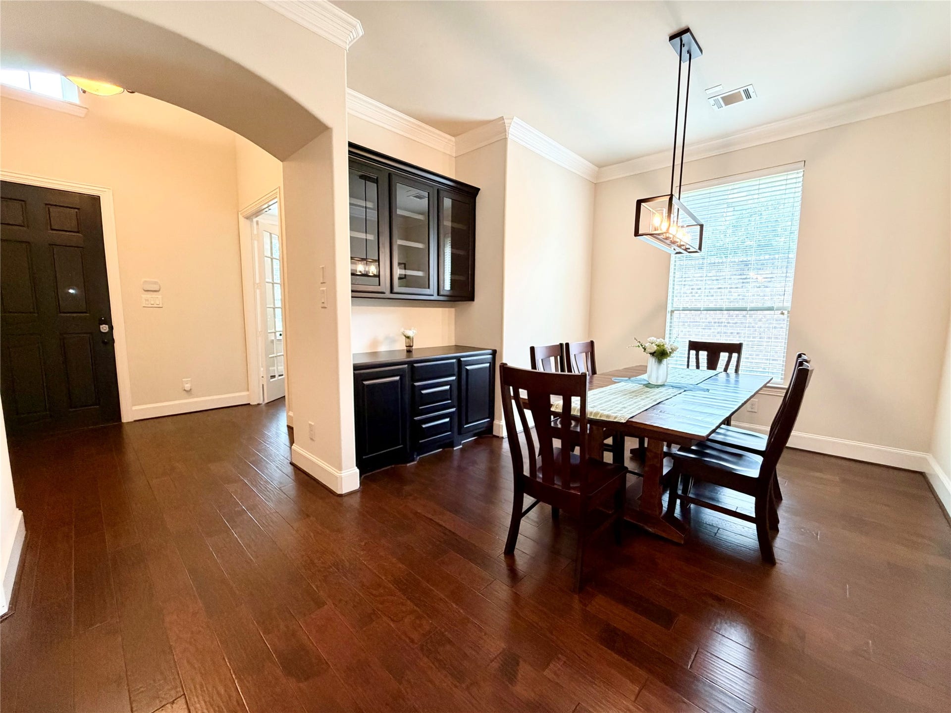 175 Oarwood Place, Spring, TX 77389 Elegant home fully furnished located in The Woodlands at Creekside Park