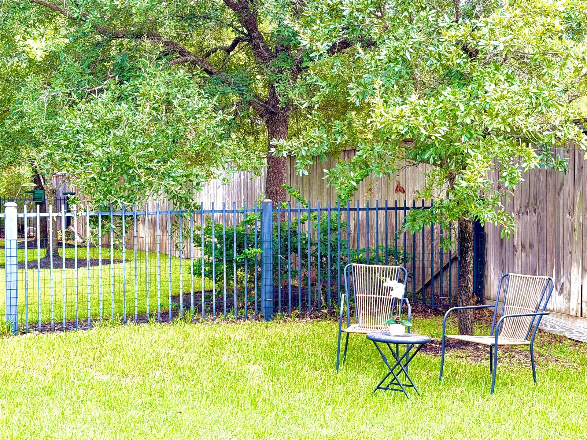 175 Oarwood Place, Spring, TX 77389 Enjoy a relaxing moment with nature!
