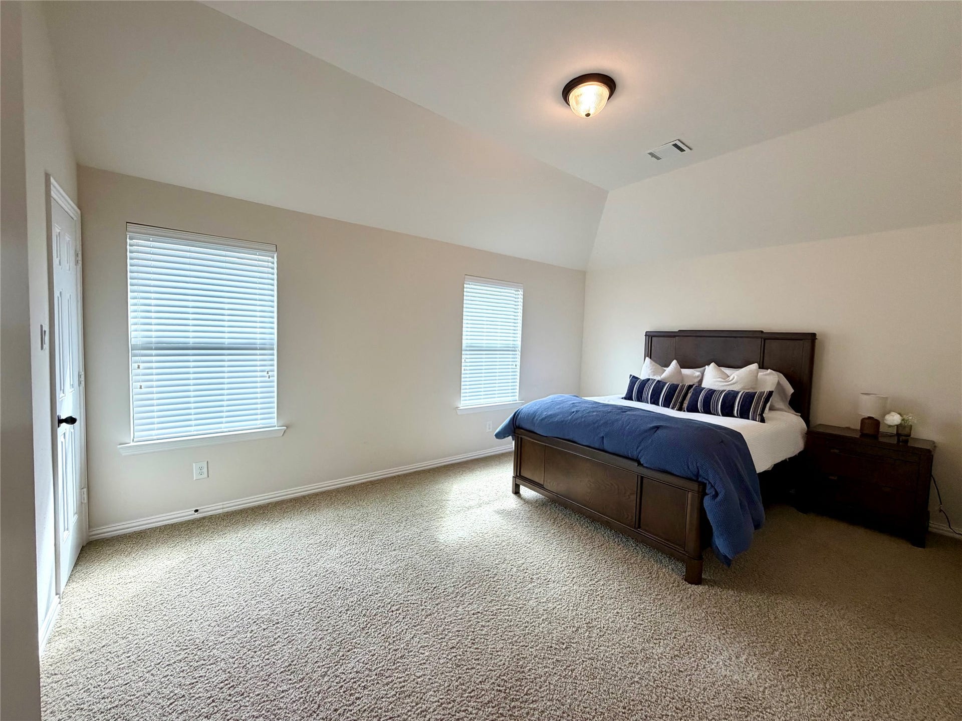 175 Oarwood Place, Spring, TX 77389 Large secondary bedroom #4 upstairs