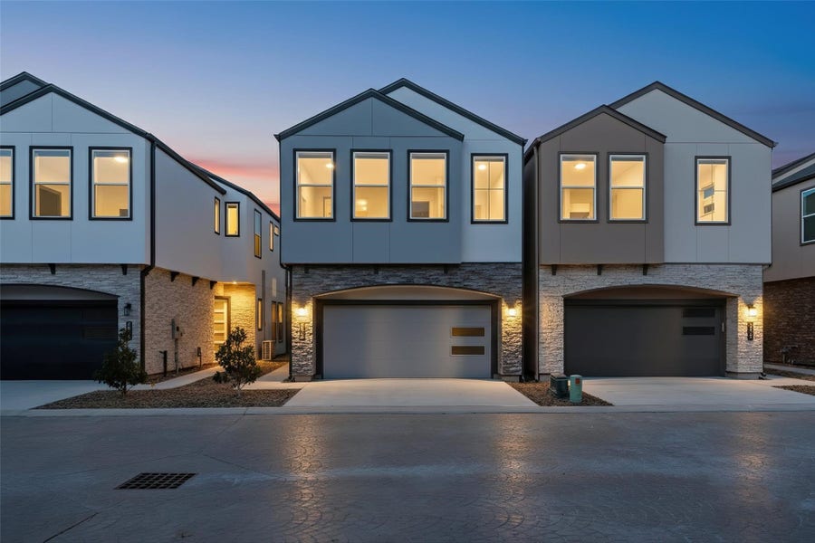 Property photo for 2929 El Fenice Lane, Houston, TX