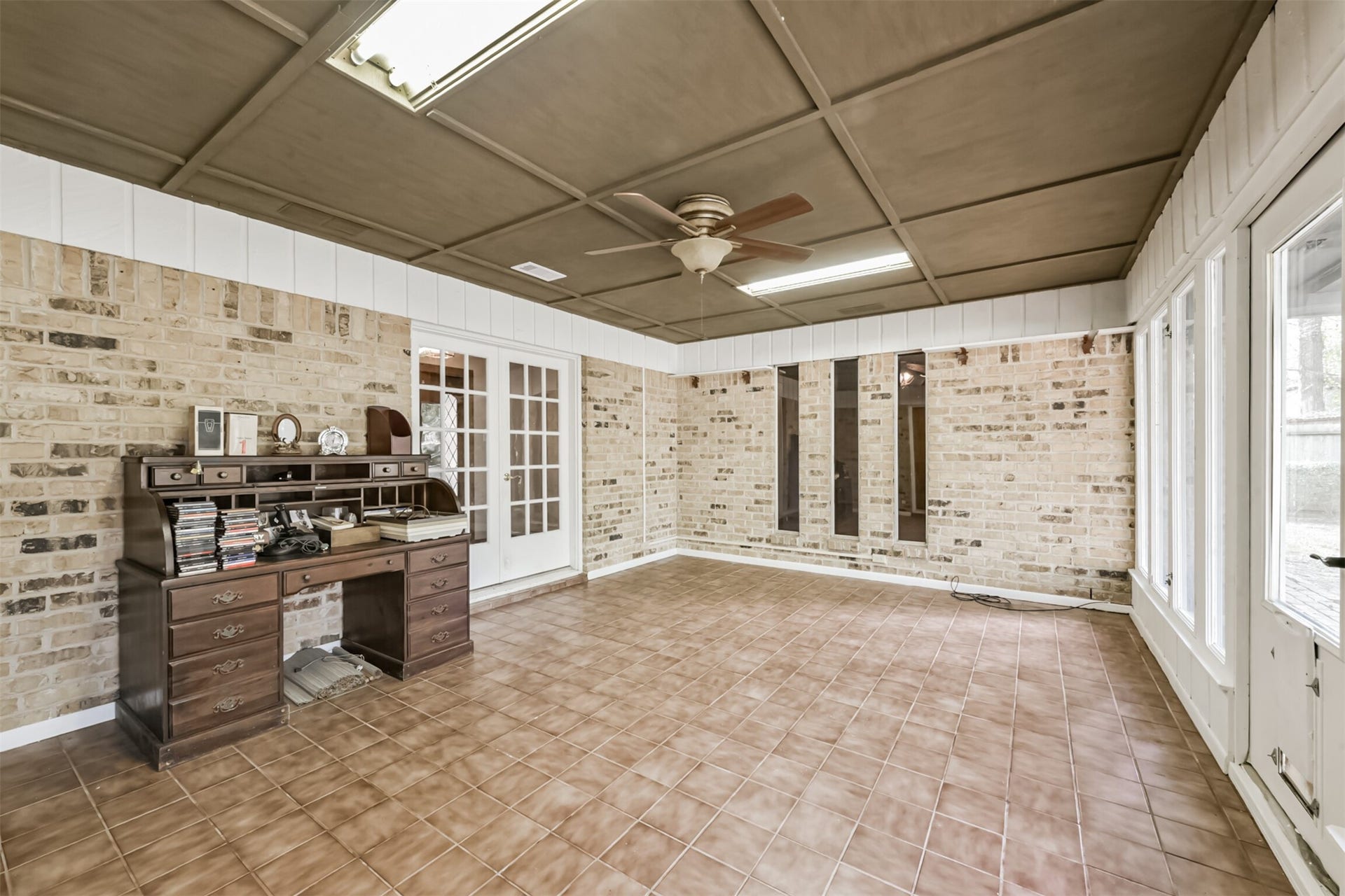 410 Riverside Drive, Alvin, TX 77511 Original picture without staging