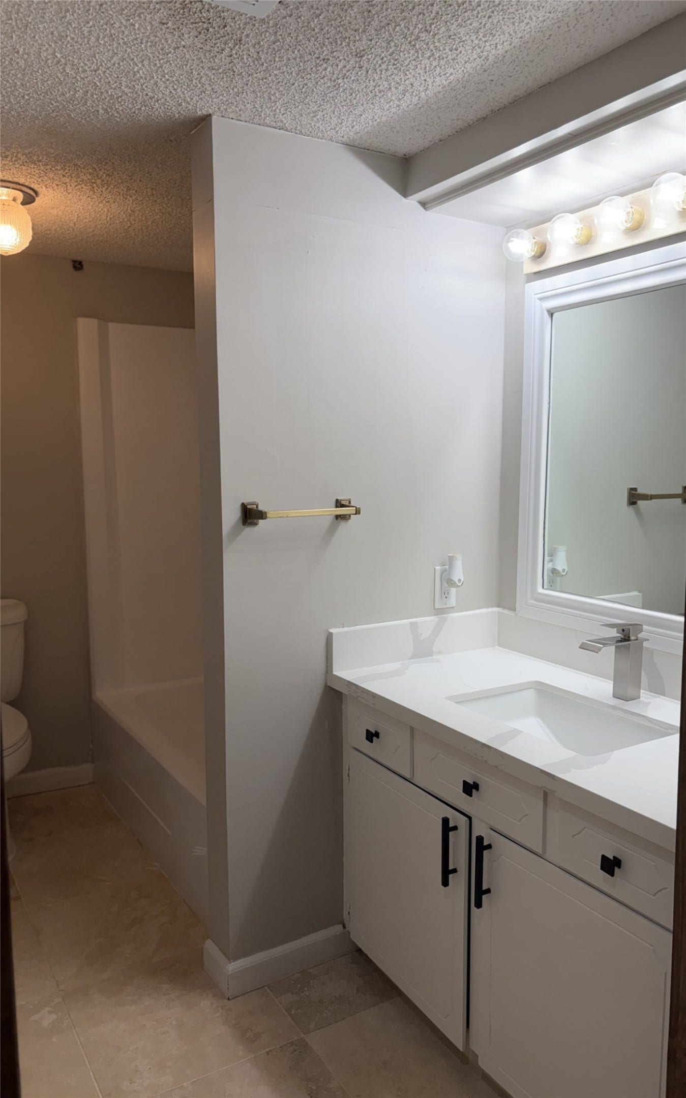 410 Riverside Drive, Alvin, TX 77511 410 Riverside Drive, Alvin, TX 77511
