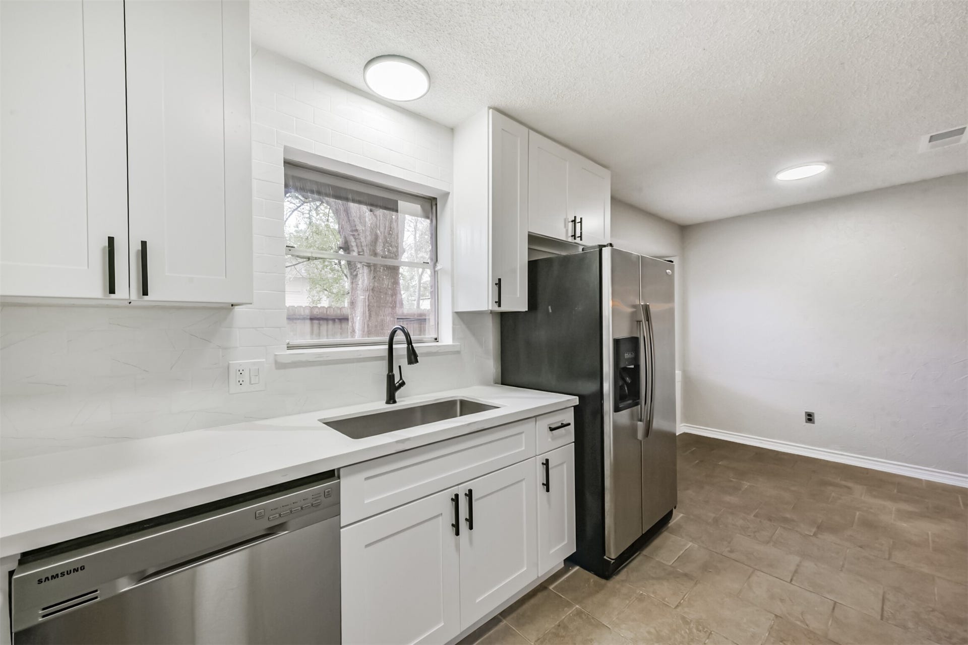410 Riverside Drive, Alvin, TX 77511 410 Riverside Drive, Alvin, TX 77511