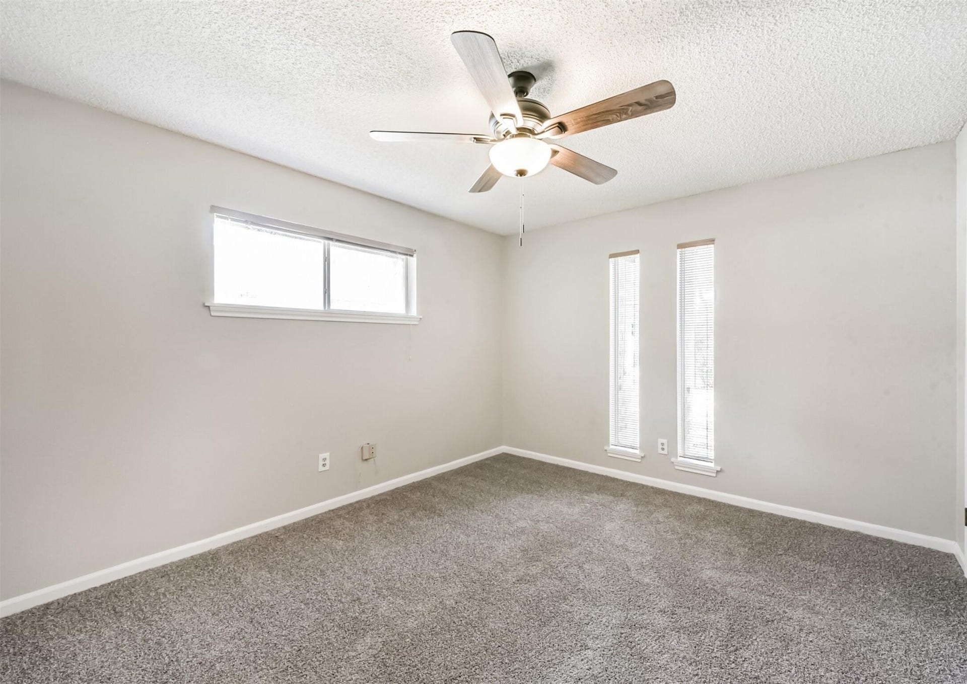 410 Riverside Drive, Alvin, TX 77511 410 Riverside Drive, Alvin, TX 77511