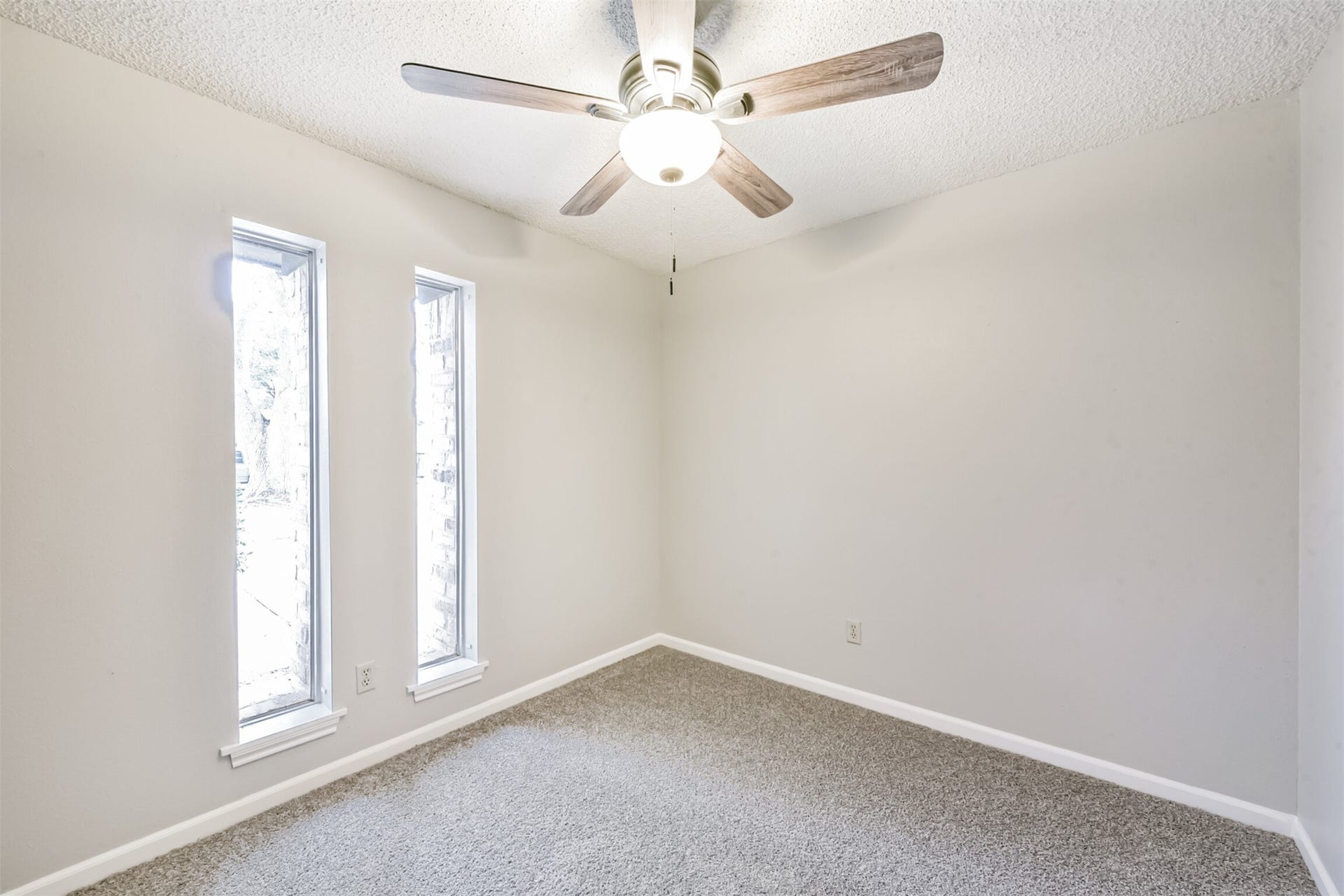 410 Riverside Drive, Alvin, TX 77511 410 Riverside Drive, Alvin, TX 77511