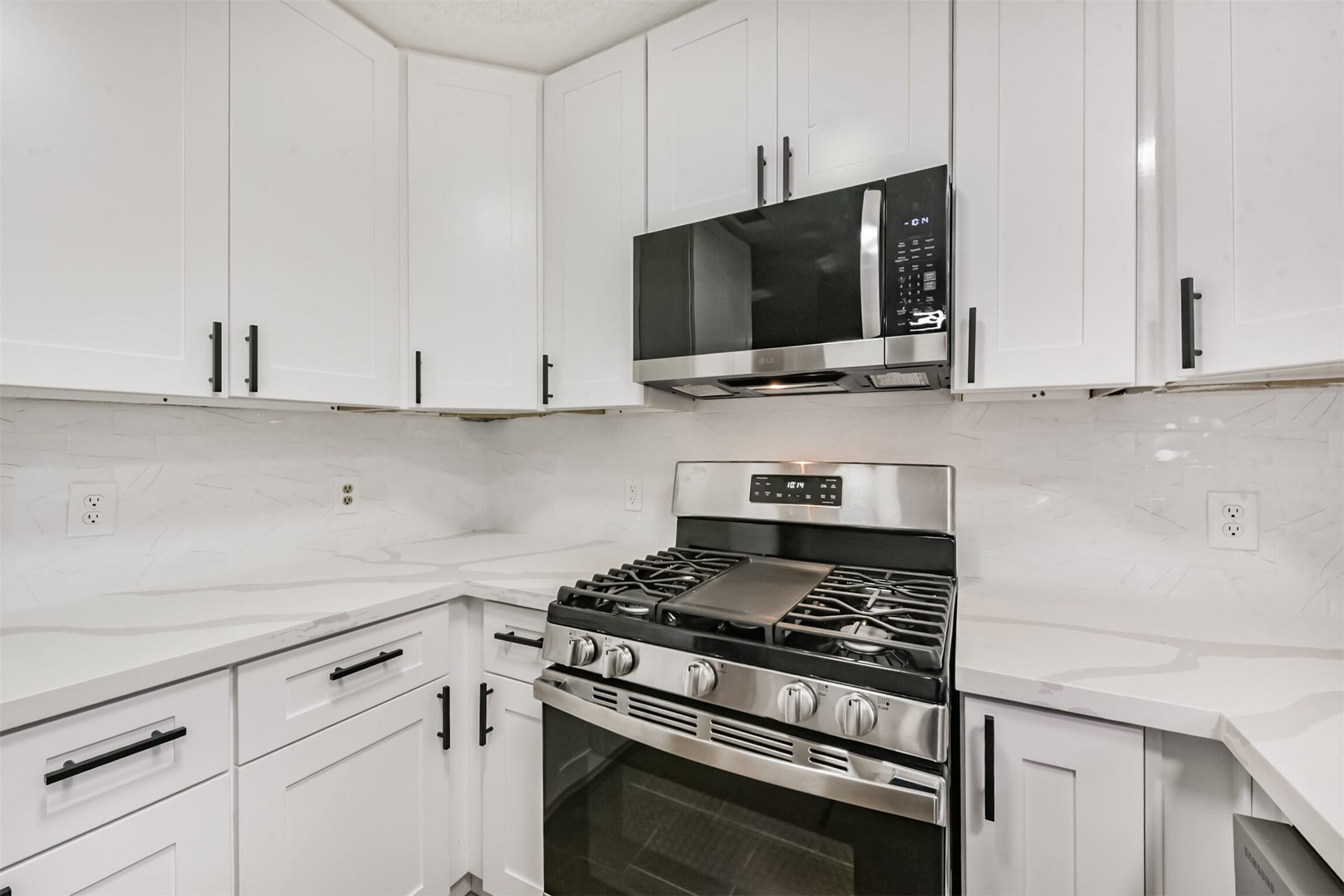 410 Riverside Drive, Alvin, TX 77511 410 Riverside Drive, Alvin, TX 77511