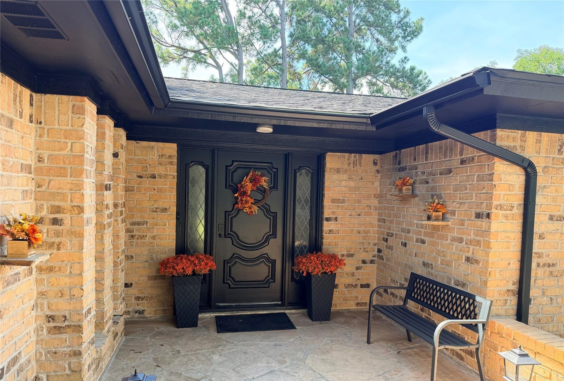 410 Riverside Drive, Alvin, TX 77511 The cozy front porch has plenty of room to relax or decorate.