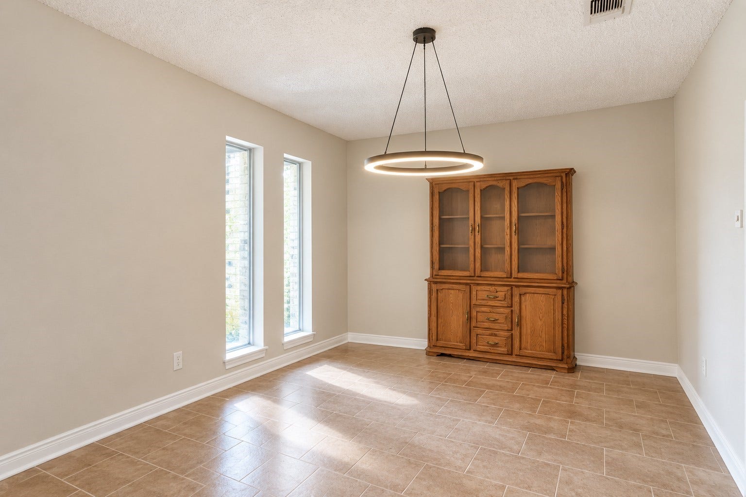 410 Riverside Drive, Alvin, TX 77511 Original picture without staging