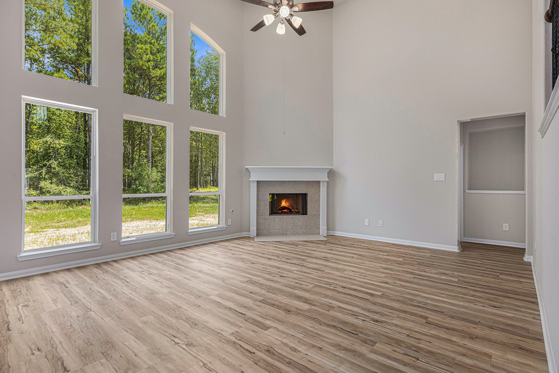 13264 Frio Falls, Conroe, TX 77303 Brand New stunning 2 story home! Photos are representation of the Winkler Floor plan. Colors & Selections may vary. Hurry Call Today to schedule your private showing!Family area with soaring ceiling!