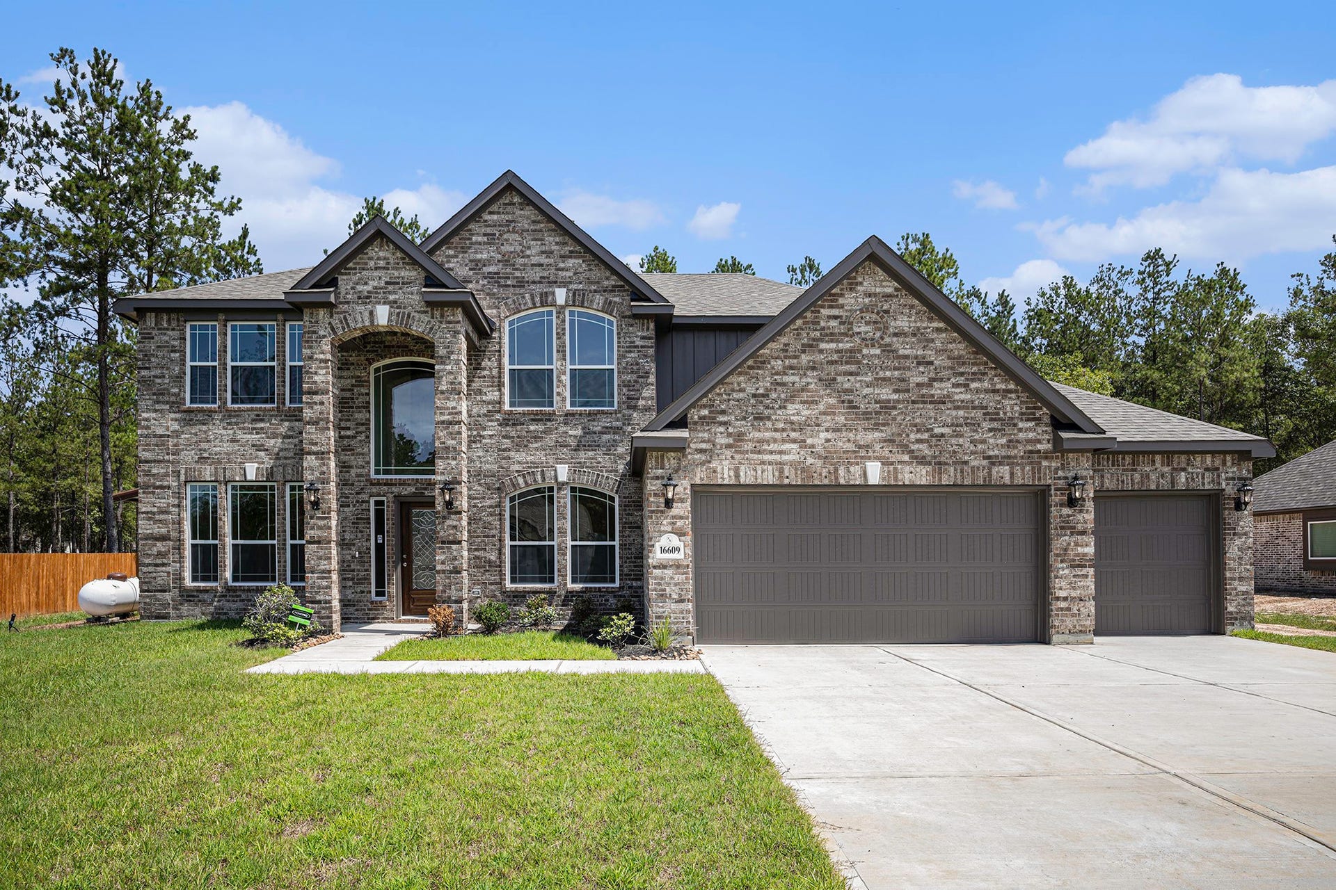 13264 Frio Falls, Conroe, TX 77303 Brand New stunning 2 story home! Photos are representation of the Winkler Floor plan. Colors & Selections may vary. Hurry Call Today to schedule your private showing!