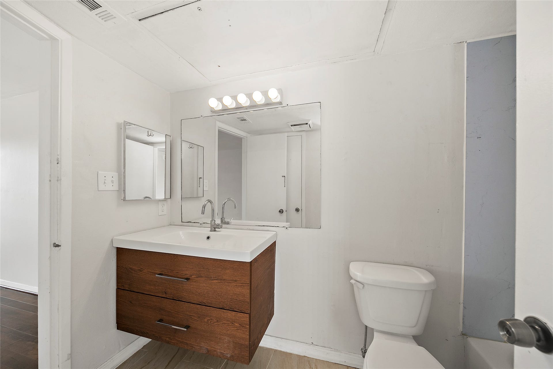 2626 Holly Hall Street, #1102, Houston, TX 77054 2626 Holly Hall Street, #1102, Houston, TX 77054