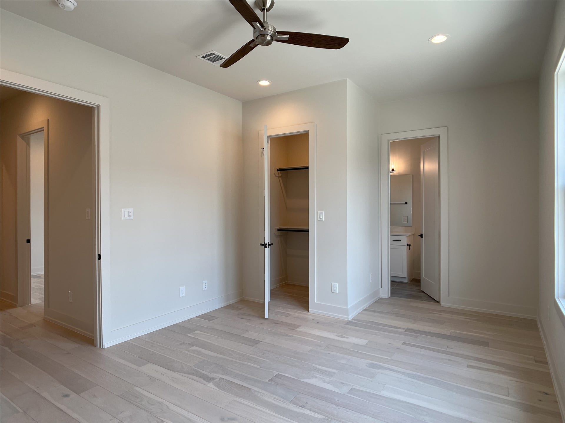 2 of 2 secondary bedrooms