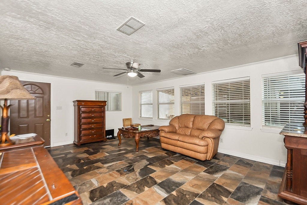 4415 W Bayshore Drive, Bacliff, TX 77518 4415 W Bayshore Drive, Bacliff, TX 77518
