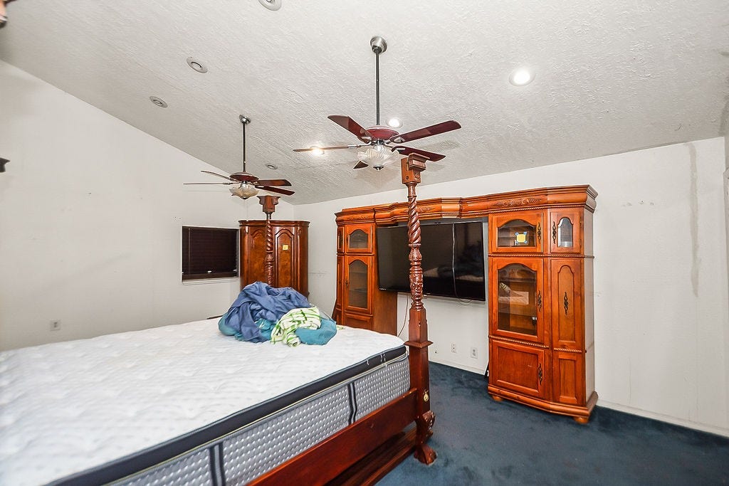 4415 W Bayshore Drive, Bacliff, TX 77518 4415 W Bayshore Drive, Bacliff, TX 77518