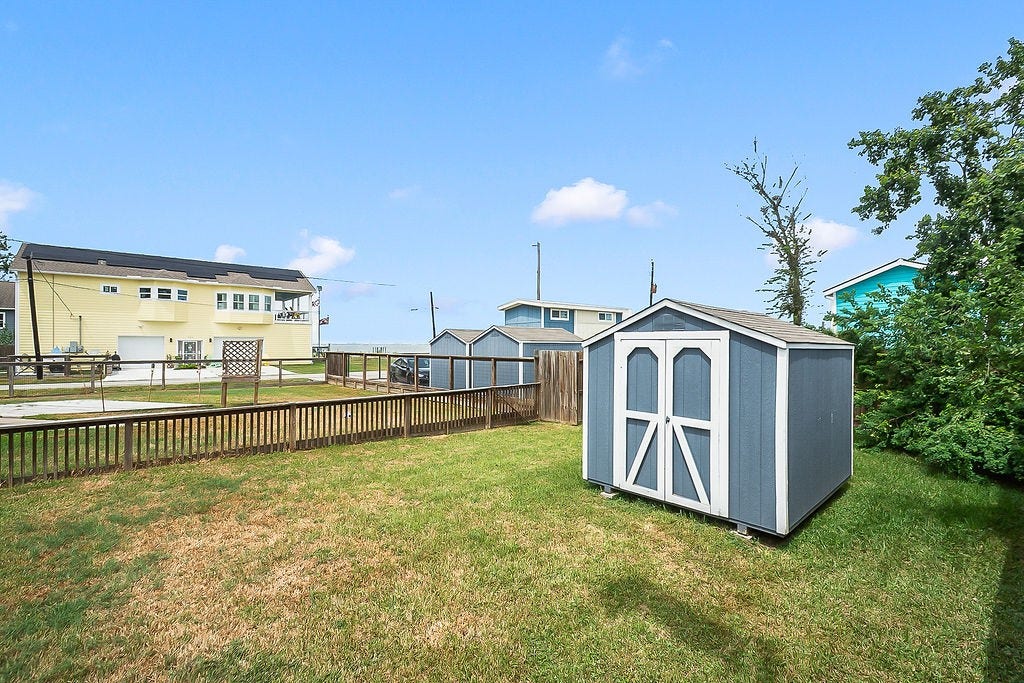 4415 W Bayshore Drive, Bacliff, TX 77518 4415 W Bayshore Drive, Bacliff, TX 77518