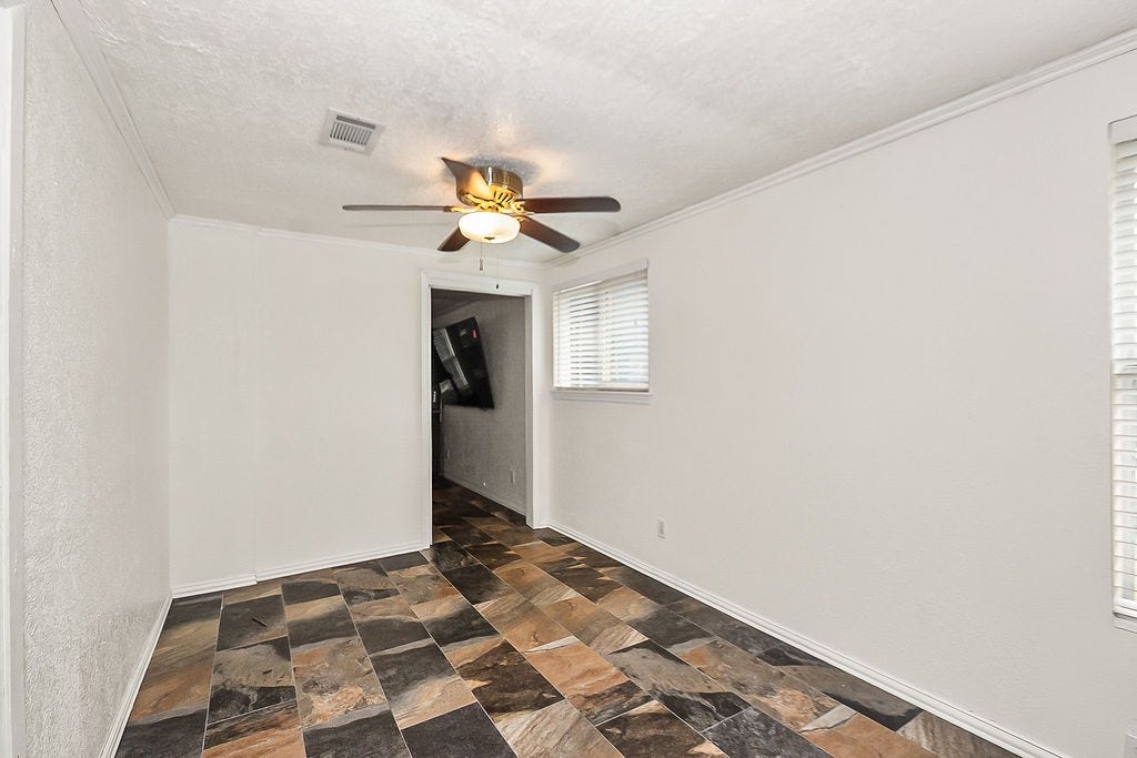 4415 W Bayshore Drive, Bacliff, TX 77518 4415 W Bayshore Drive, Bacliff, TX 77518