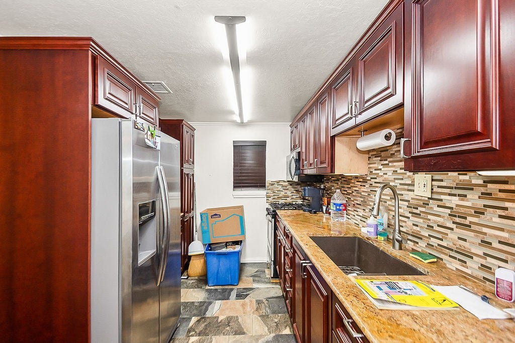 4415 W Bayshore Drive, Bacliff, TX 77518 4415 W Bayshore Drive, Bacliff, TX 77518