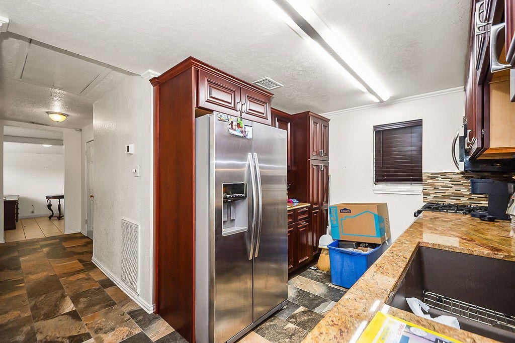 4415 W Bayshore Drive, Bacliff, TX 77518 4415 W Bayshore Drive, Bacliff, TX 77518