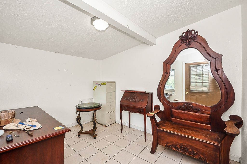 4415 W Bayshore Drive, Bacliff, TX 77518 4415 W Bayshore Drive, Bacliff, TX 77518