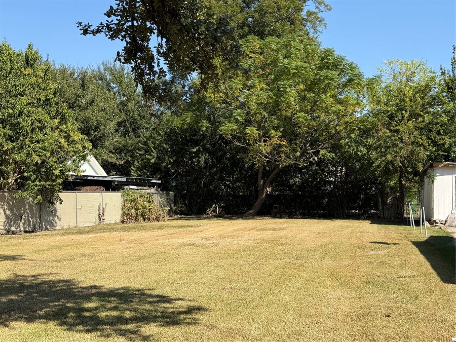 Property photo for 323 Hahlo Street, Houston, TX
