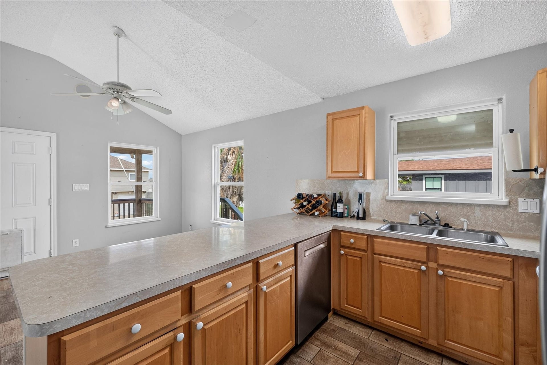 3931 Navarro Drive, Galveston, TX 77554 3931 Navarro Drive, Galveston, TX 77554