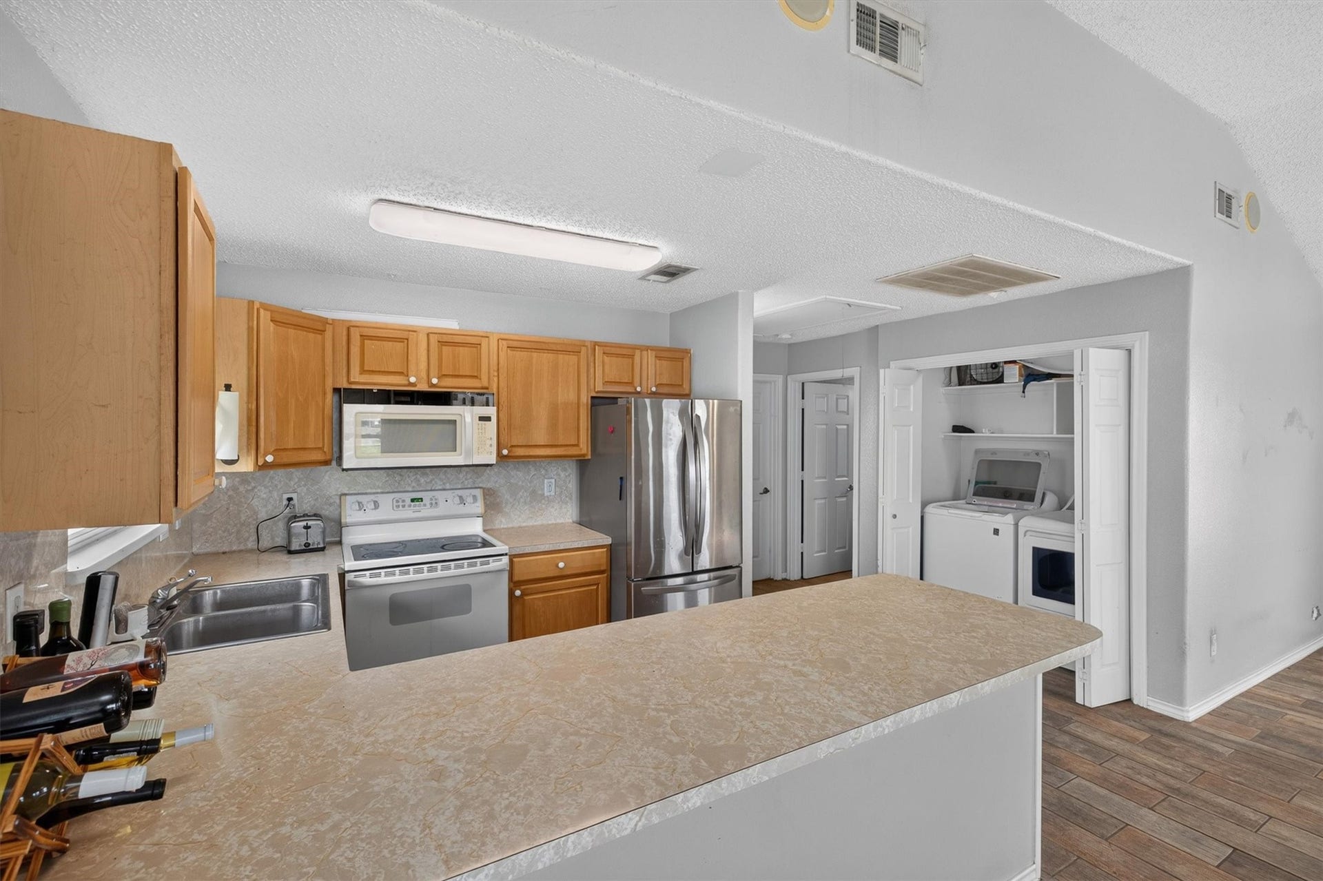 3931 Navarro Drive, Galveston, TX 77554 3931 Navarro Drive, Galveston, TX 77554