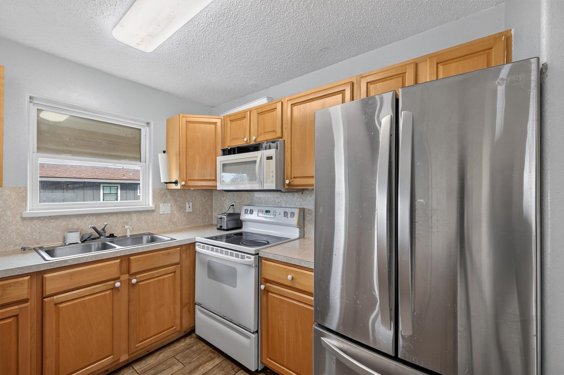 3931 Navarro Drive, Galveston, TX 77554 3931 Navarro Drive, Galveston, TX 77554
