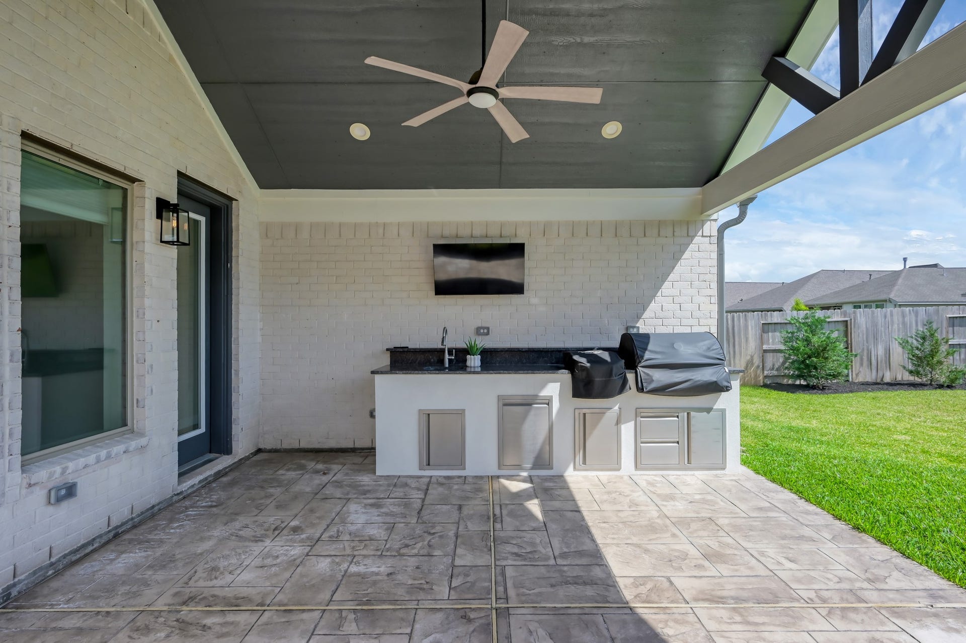 550 Chestnut Reef Court, Conroe, TX 77304 550 Chestnut Reef Court, Conroe, TX 77304
