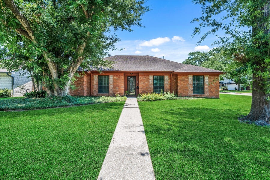 Property photo for 5002 Leafy Hollow Court, Houston, TX