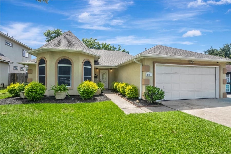 Property photo for 103 Denton Drive, Pasadena, TX