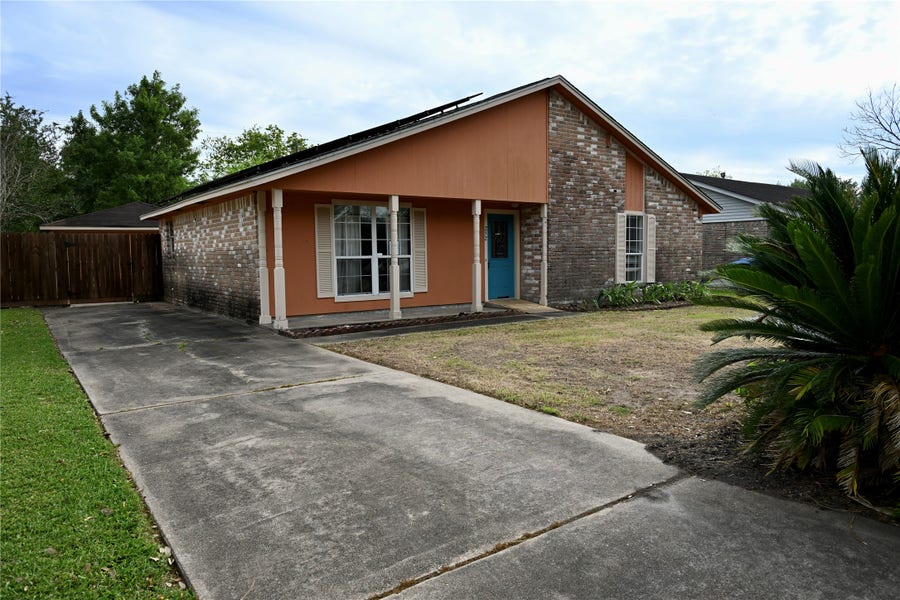 Property photo for 252 Bastrop Street, Angleton, TX