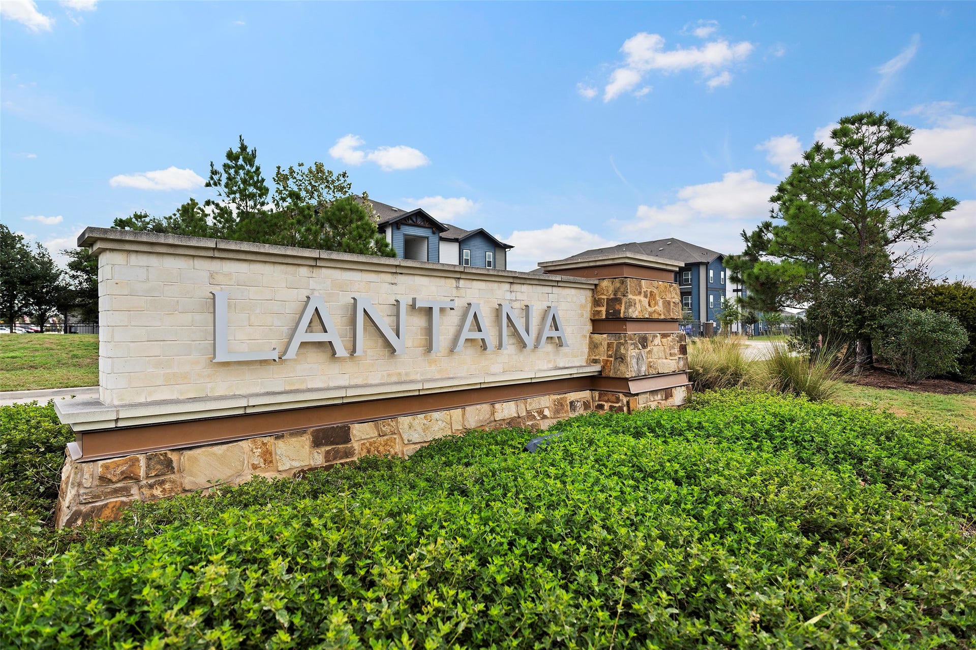 6938 Scarlet Sagebrush Street, Katy, TX 77449 Lantana subdivision is conveniently located close to Grand Parkway and 529 Hwy.
