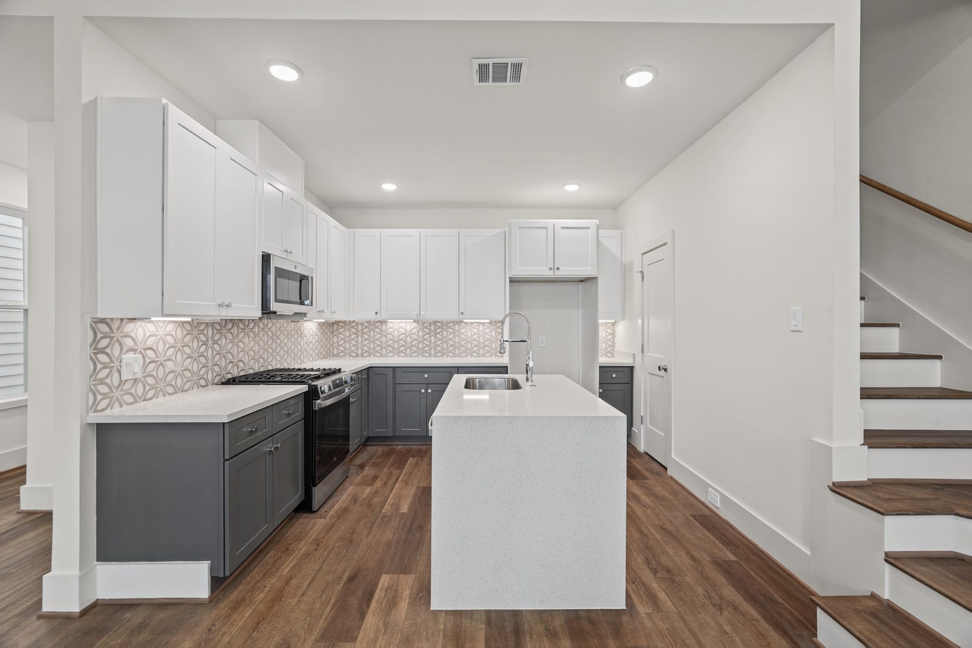881 Rachel Street, #E, Houston, TX 77091 881 Rachel Street, #E, Houston, TX 77091